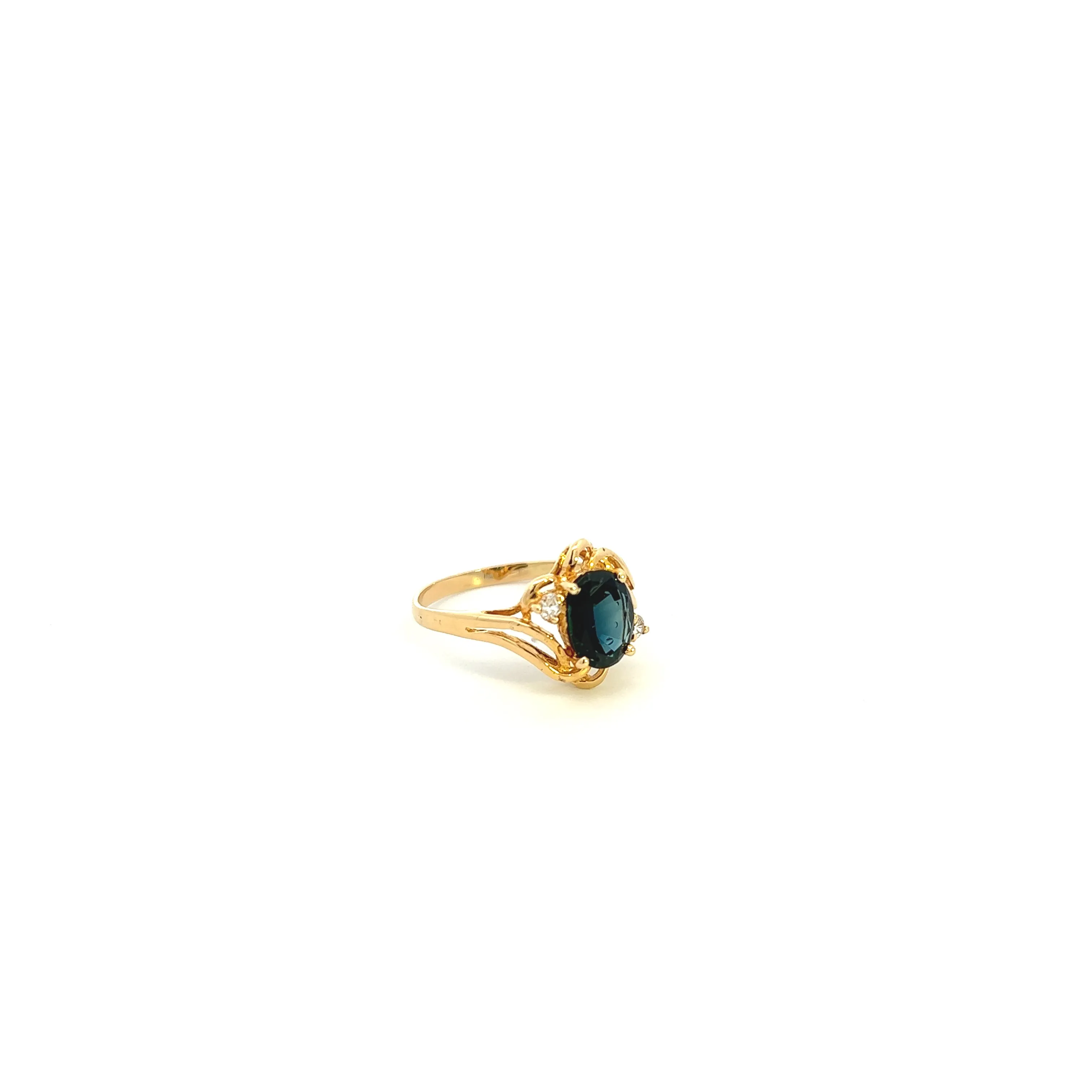18K Yellow Gold Oval And Diamond Fashion Ring (.10ctw)