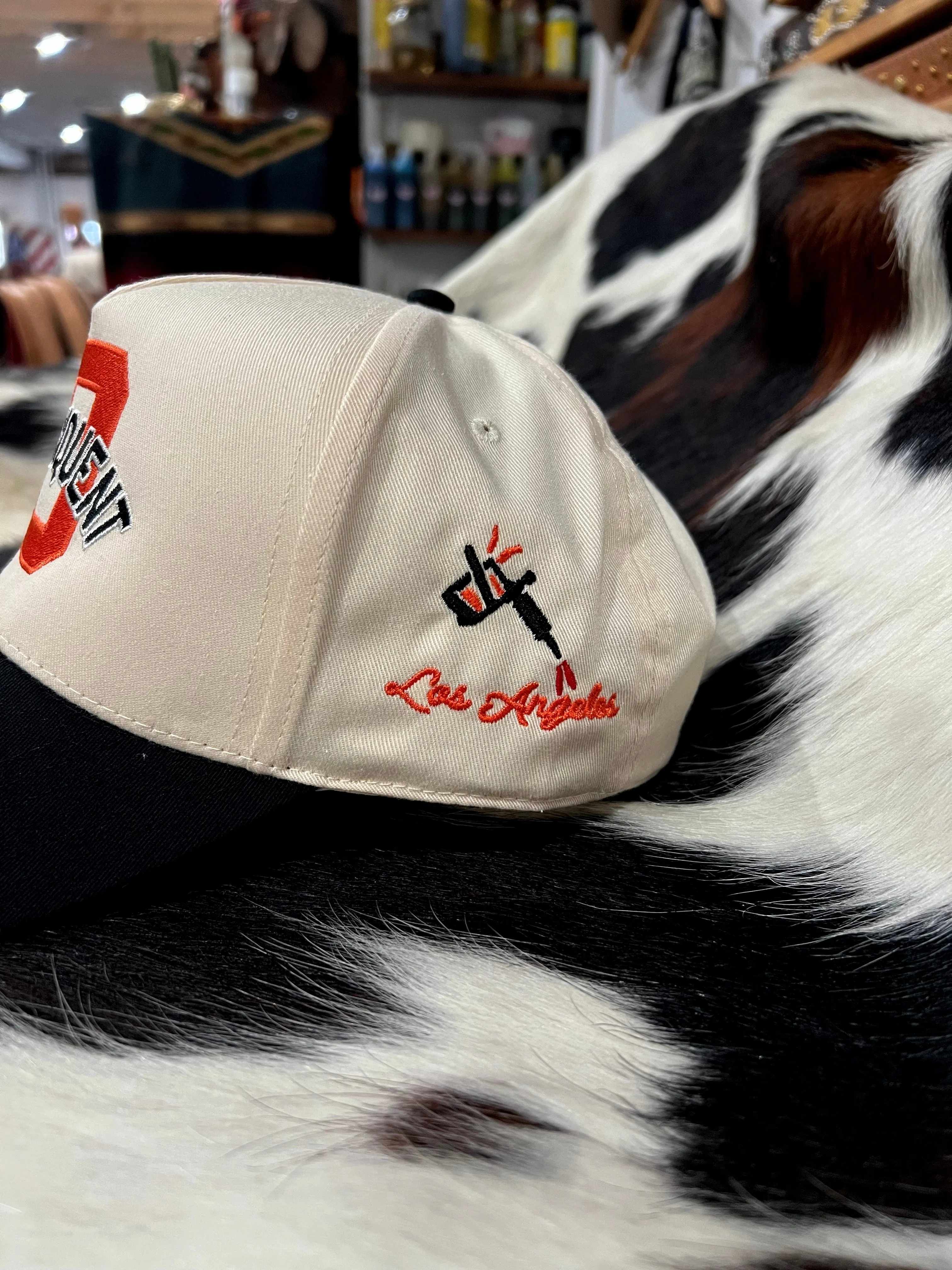 1940's Style Logo 5 Panel Snapback Cap in Natural / Black