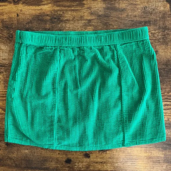 Aerie Corduroy Micro Mini Skirt in Kelly Green-Size Small NWT