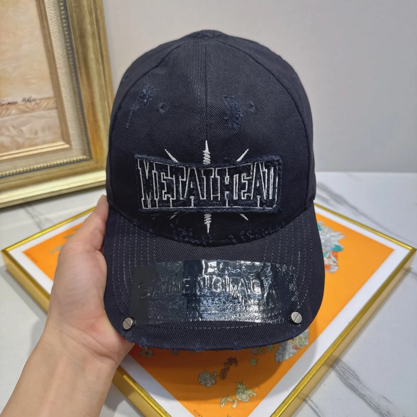 Avant-garde Embroidery Pattern Hat