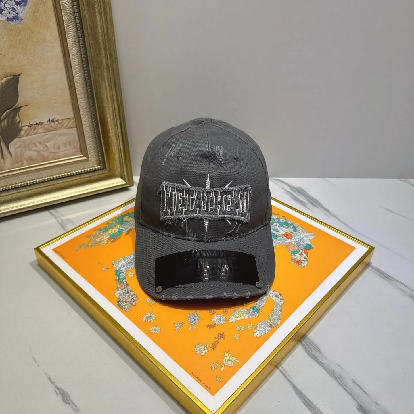 Avant-garde Embroidery Pattern Hat