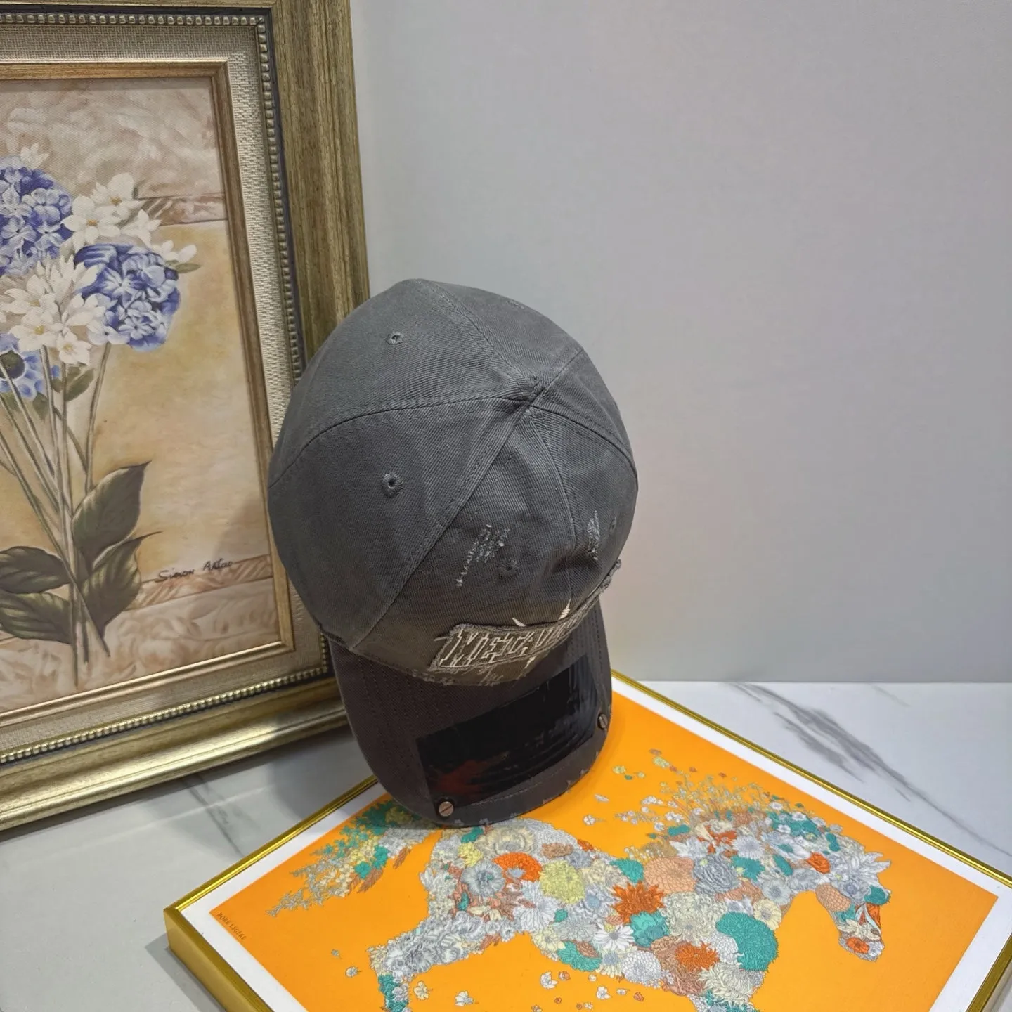 Avant-garde Embroidery Pattern Hat