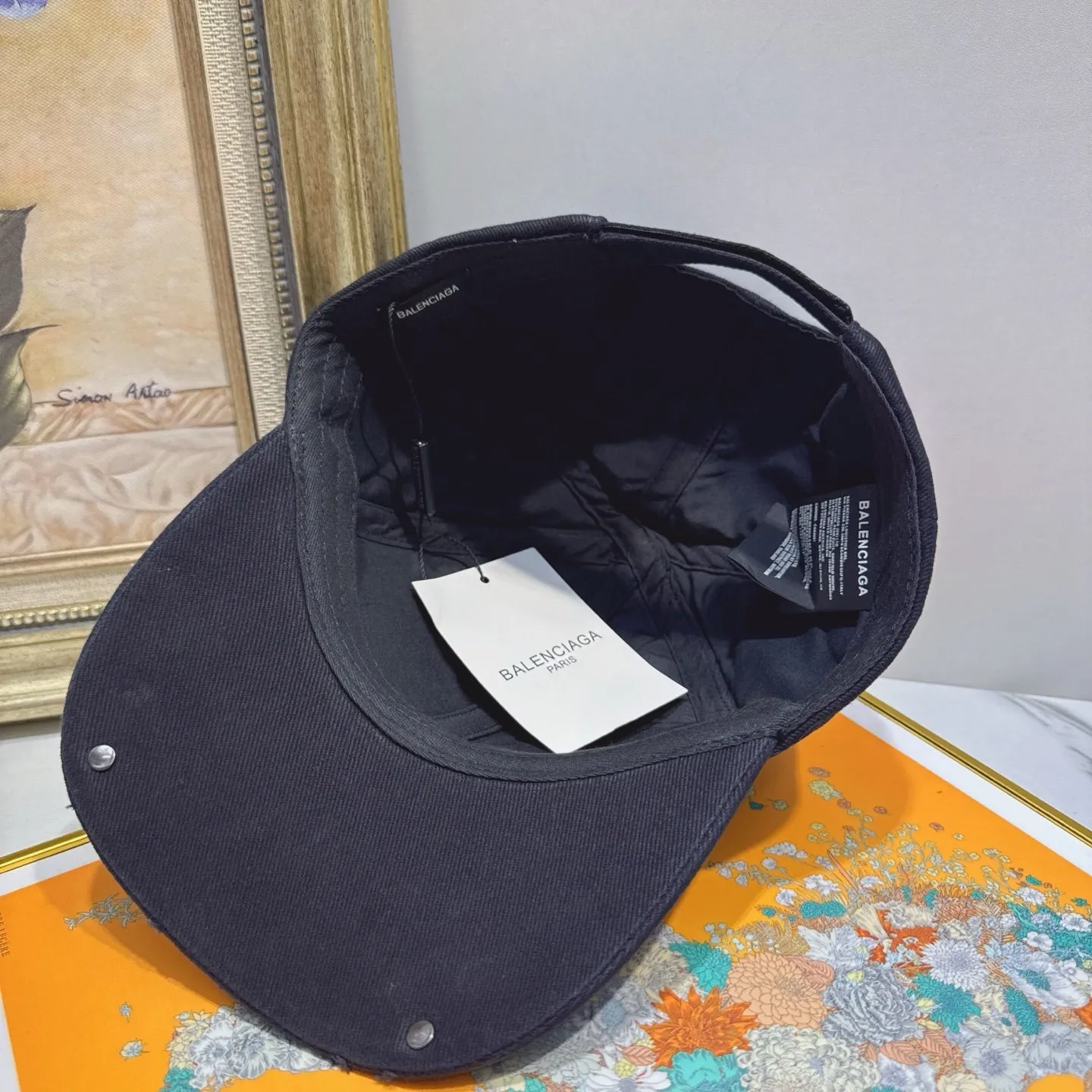 Avant-garde Embroidery Pattern Hat