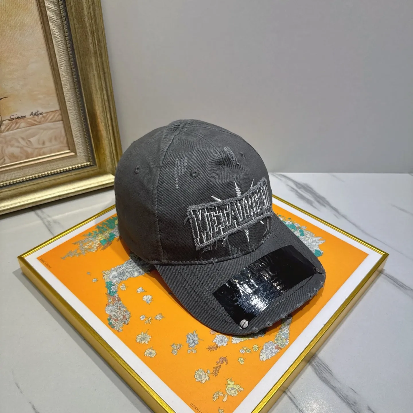 Avant-garde Embroidery Pattern Hat