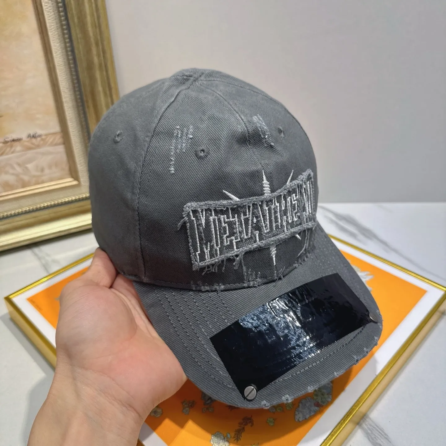 Avant-garde Embroidery Pattern Hat