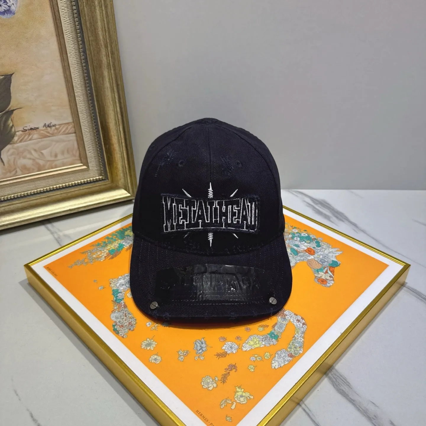 Avant-garde Embroidery Pattern Hat