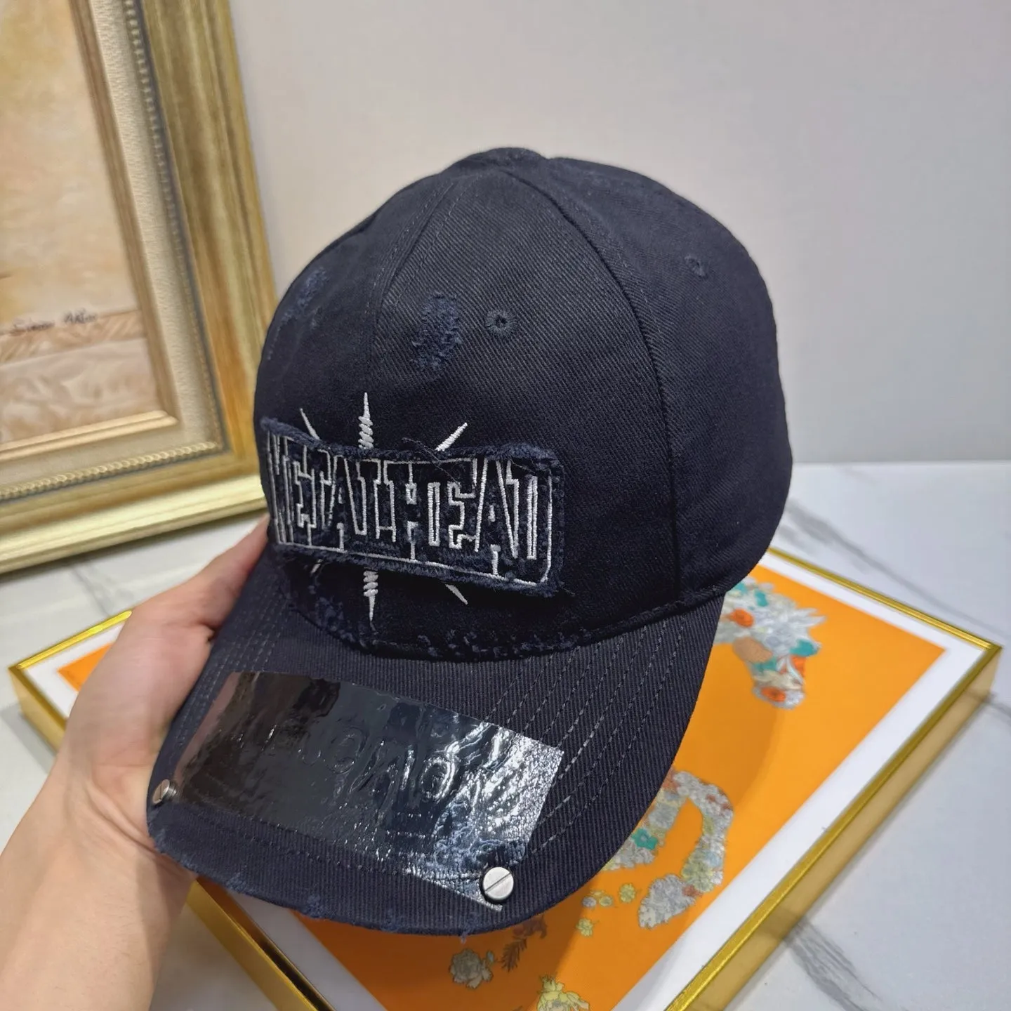 Avant-garde Embroidery Pattern Hat