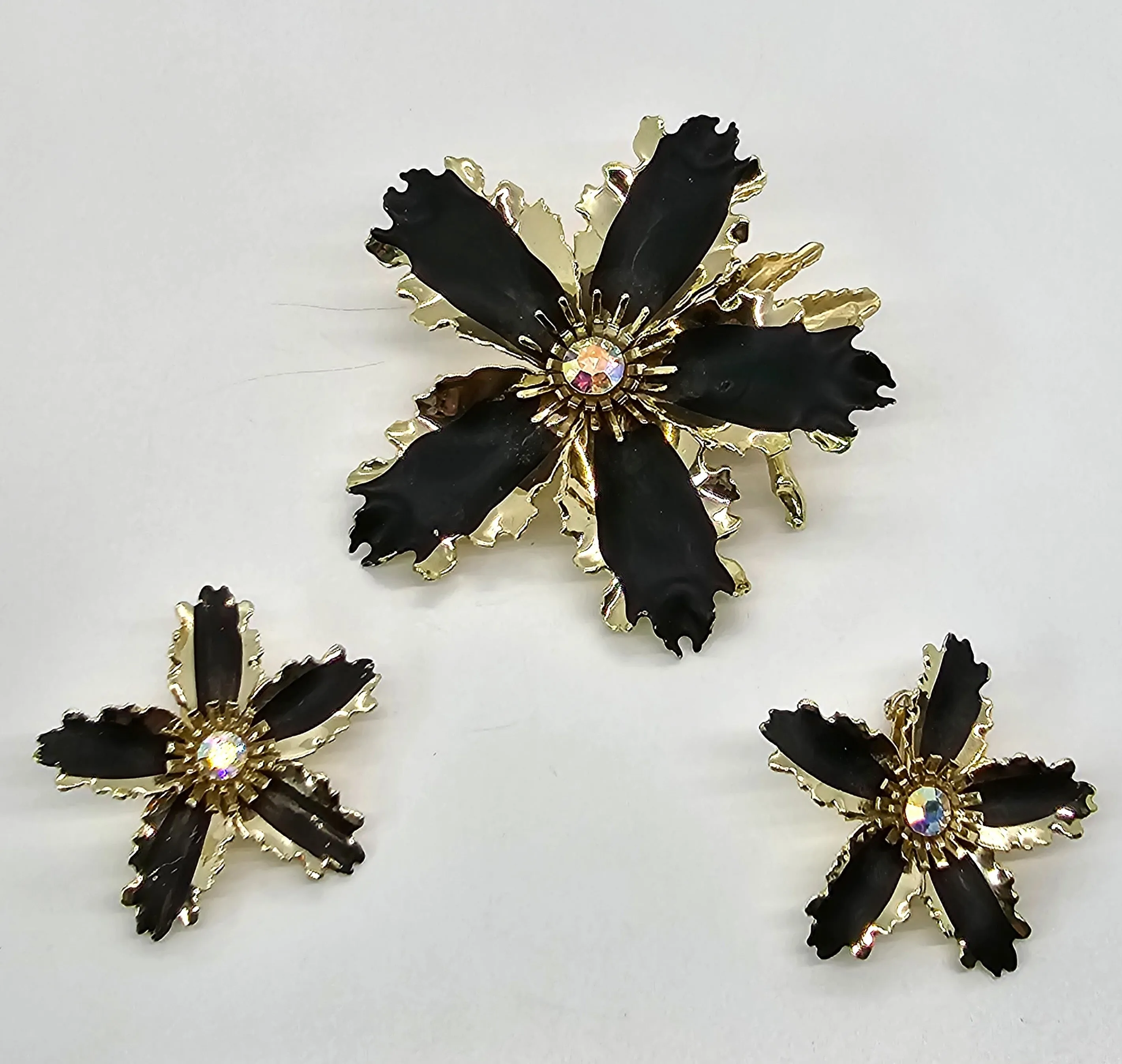 Black & gold rhinestone vintage mid century tin flower earrings and brooch set