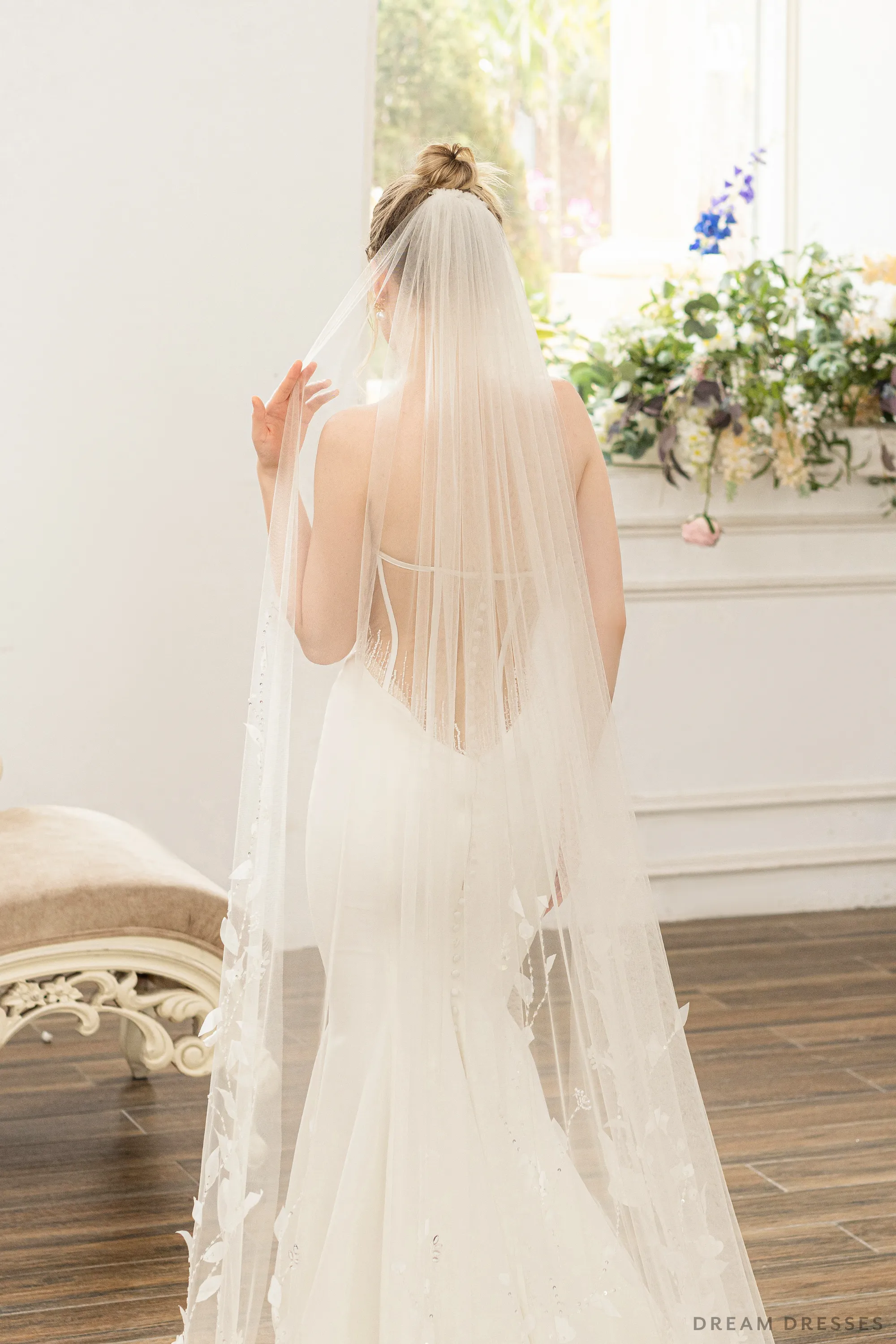 Bridal Veil with Lace and Crystals (#FANNY)