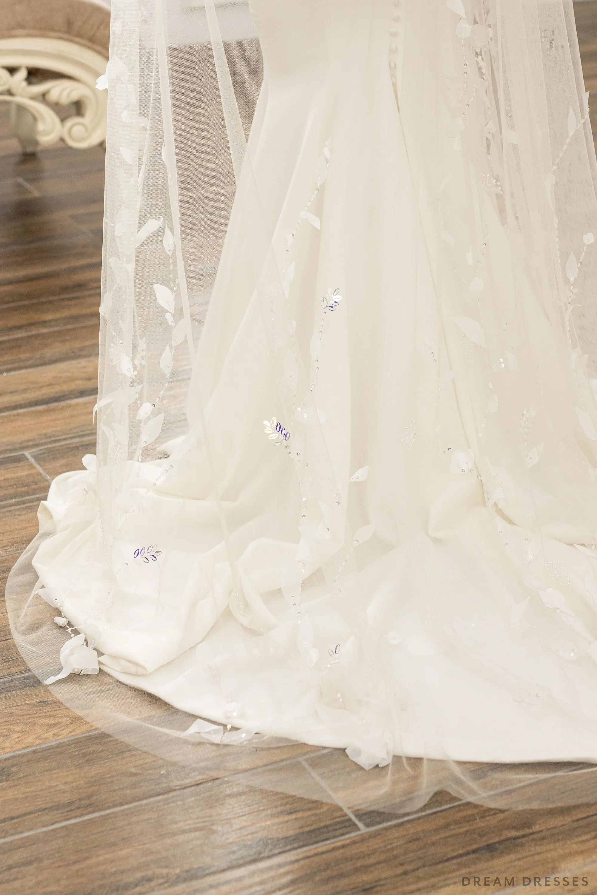 Bridal Veil with Lace and Crystals (#FANNY)