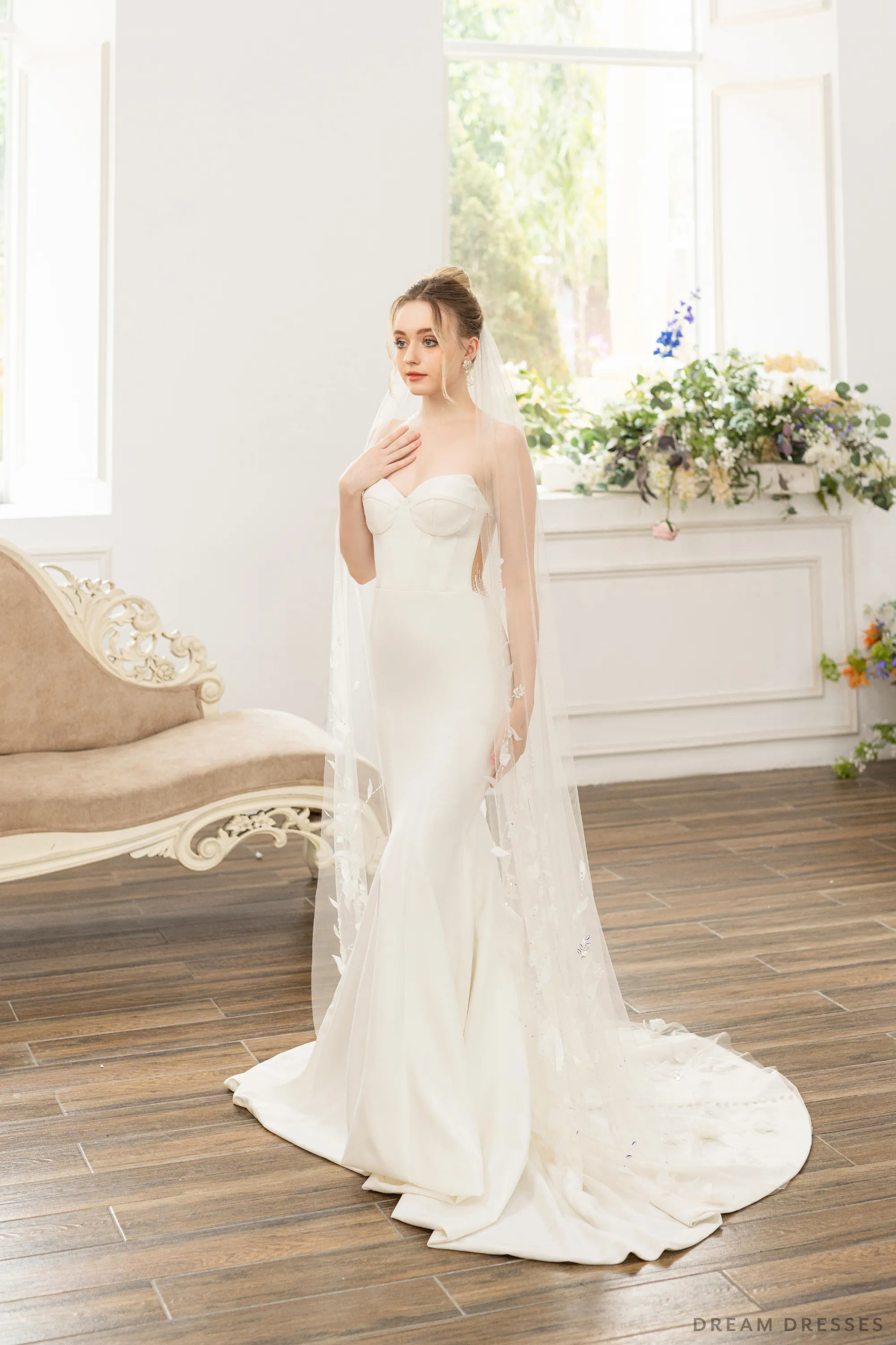 Bridal Veil with Lace and Crystals (#FANNY)