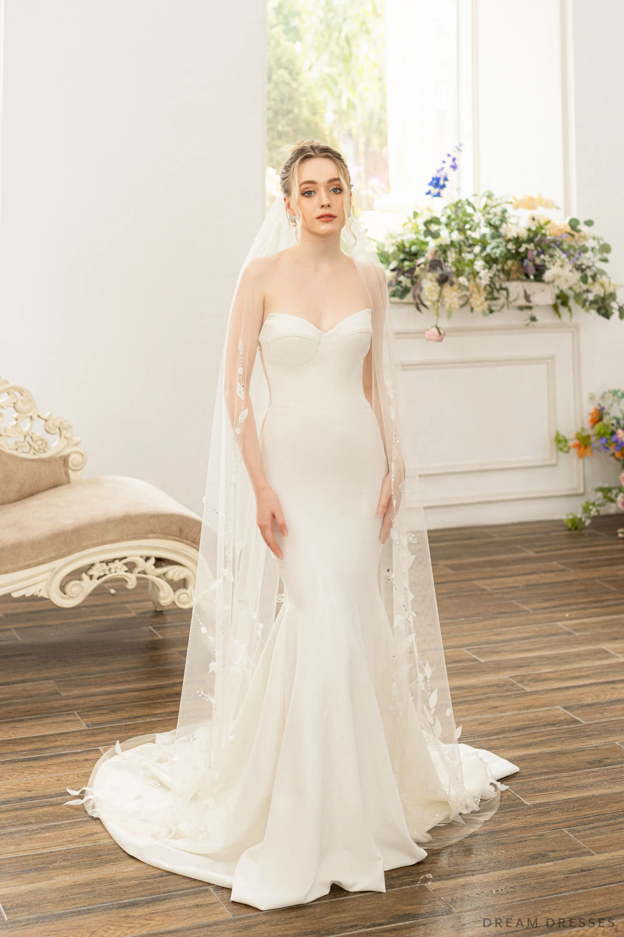 Bridal Veil with Lace and Crystals (#FANNY)