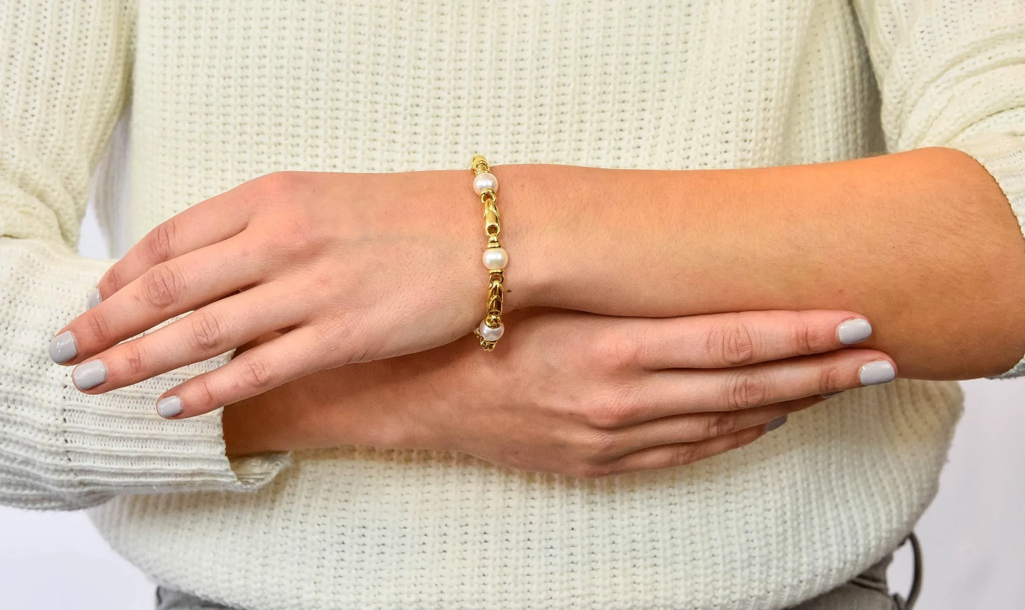 Bulgari 1980 Cultured Pearl 18 Karat Gold Link Bracelet