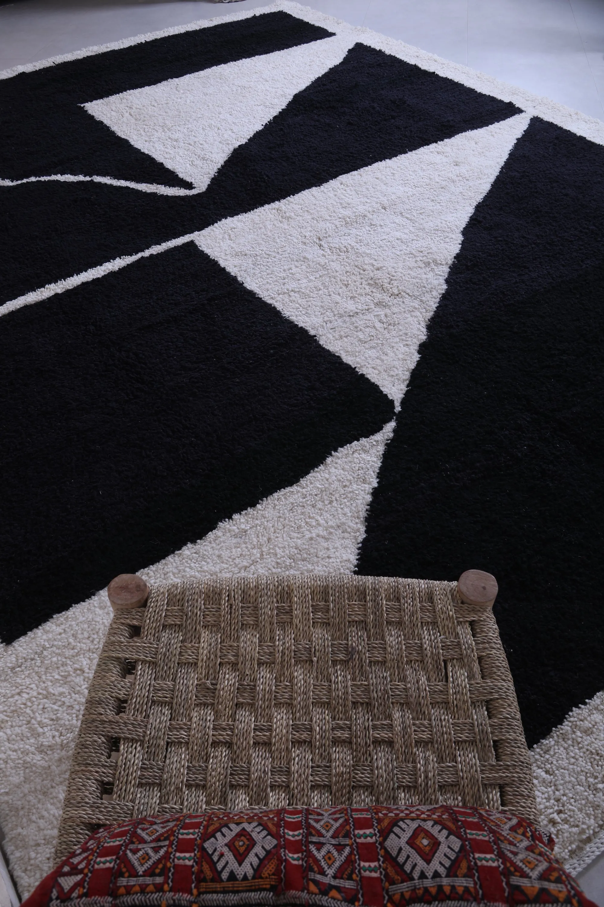 Contemporary rug - Black white rug - all custom wool