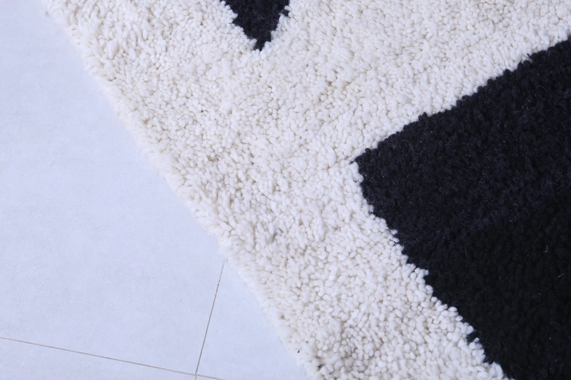 Contemporary rug - Black white rug - all custom wool