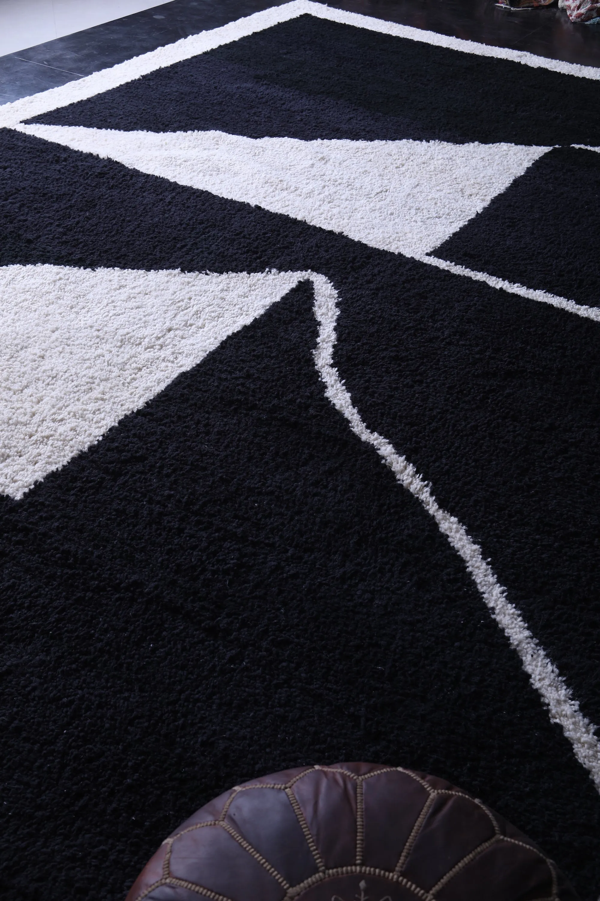 Contemporary rug - Black white rug - all custom wool