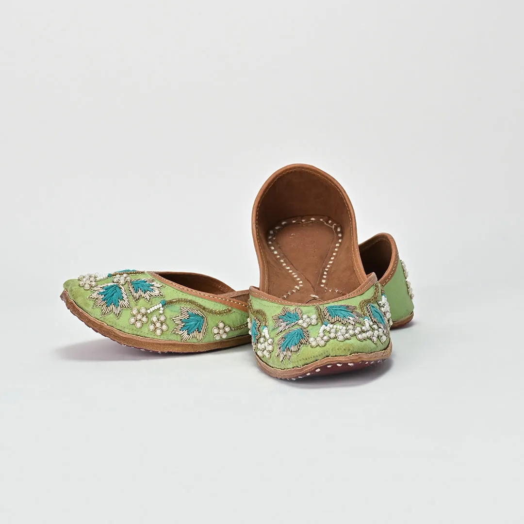 Dina Embellished Juttis