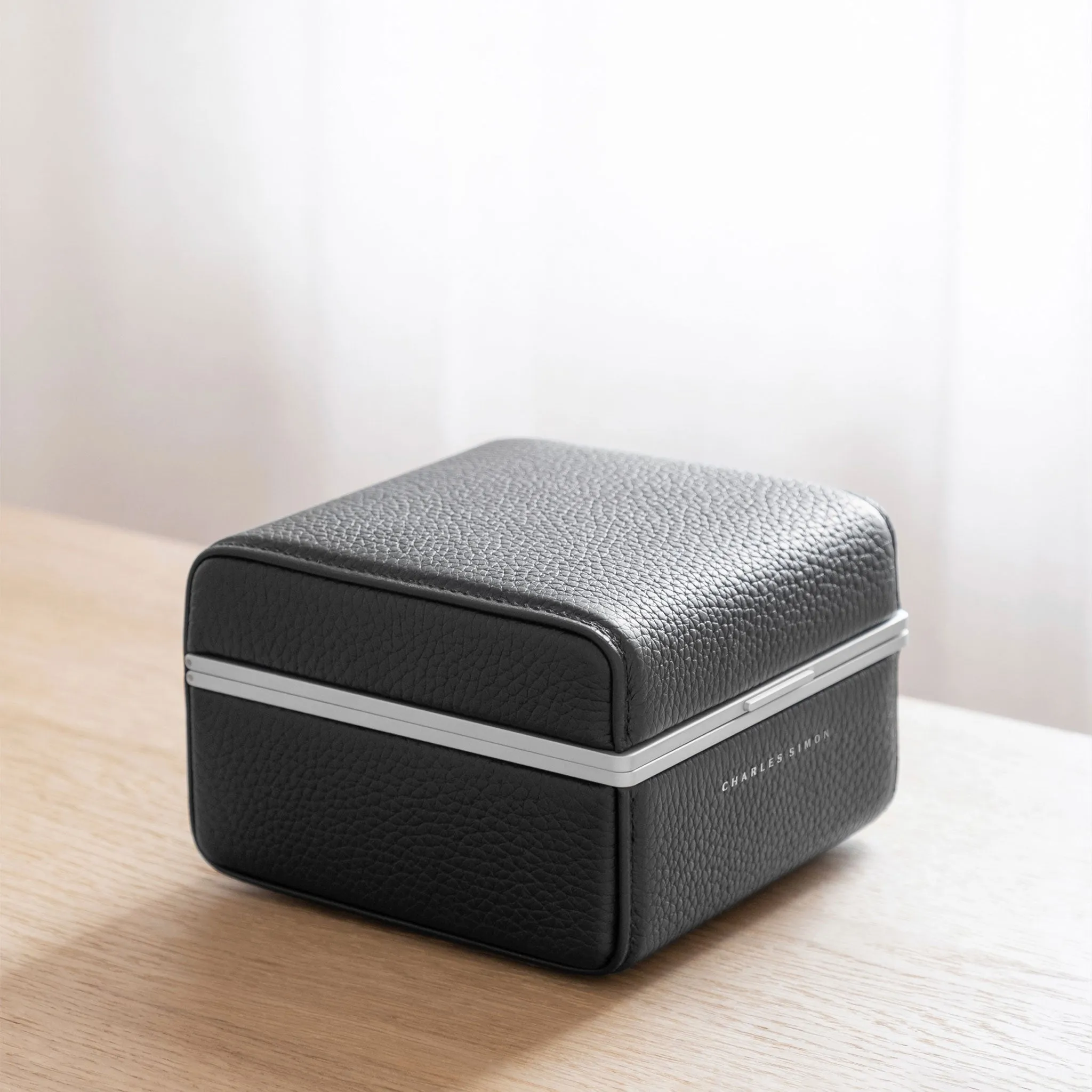 EATON 1 WATCH CASE - GRAPHITE / GREY