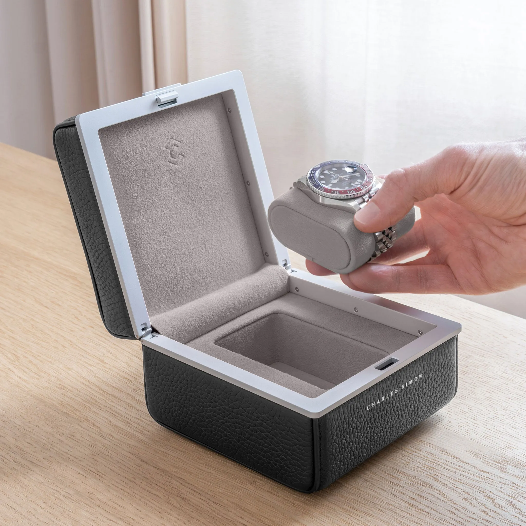 EATON 1 WATCH CASE - GRAPHITE / GREY