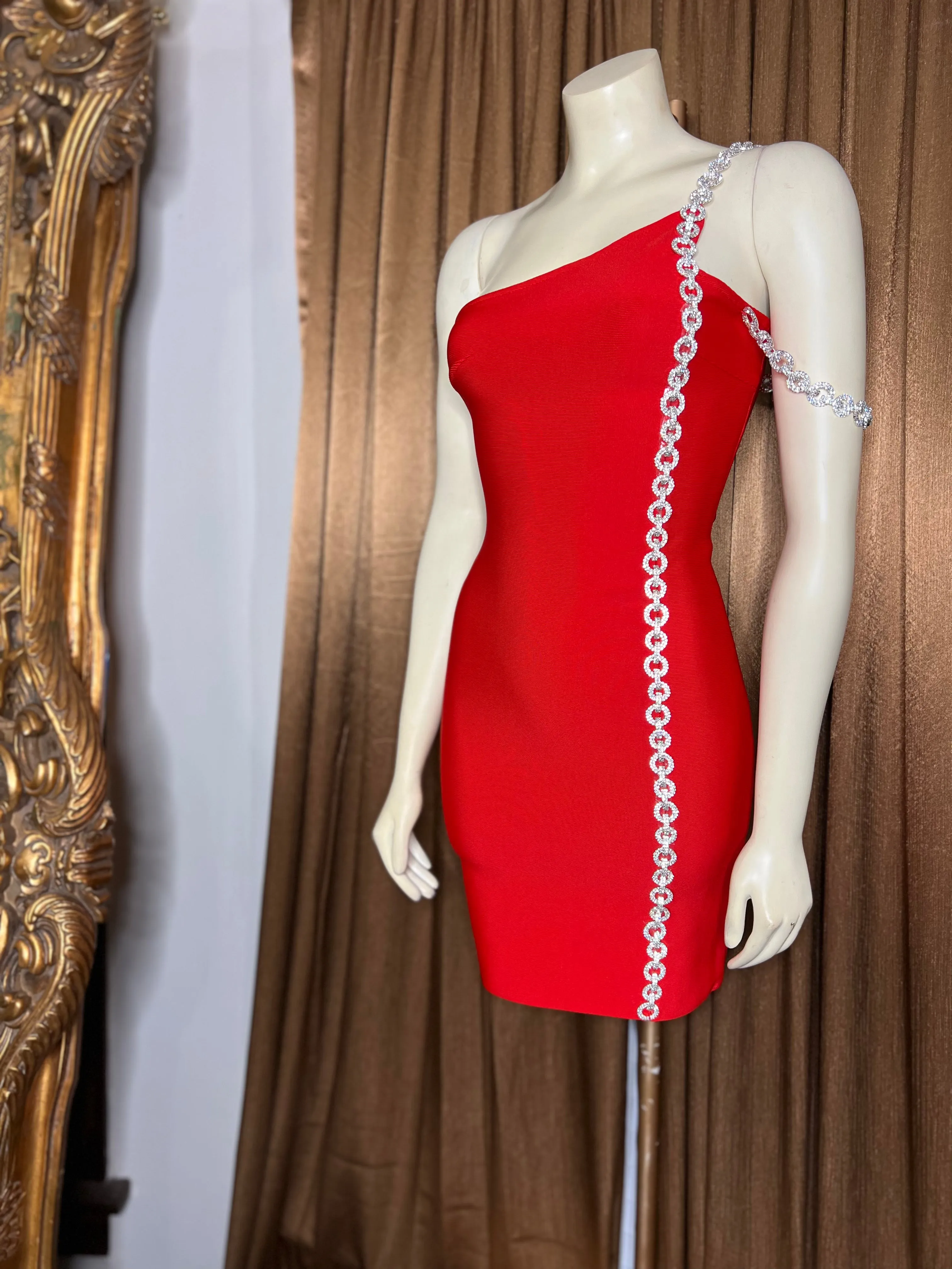 “FADORA” RED