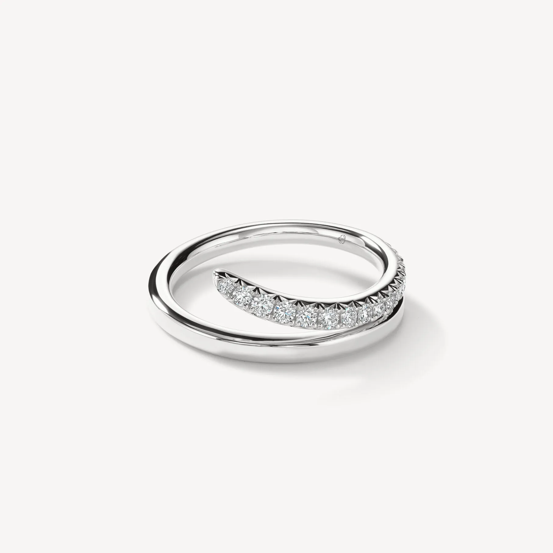 Hearts on Fire 18k White Gold Vela Diamond Ring