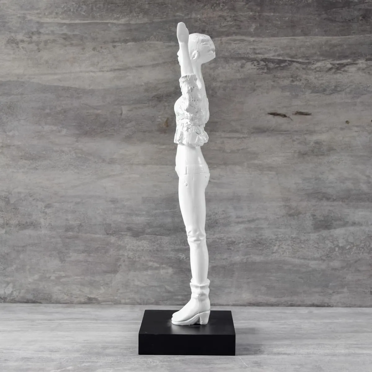 Home Artisan Ainsley Sculpture