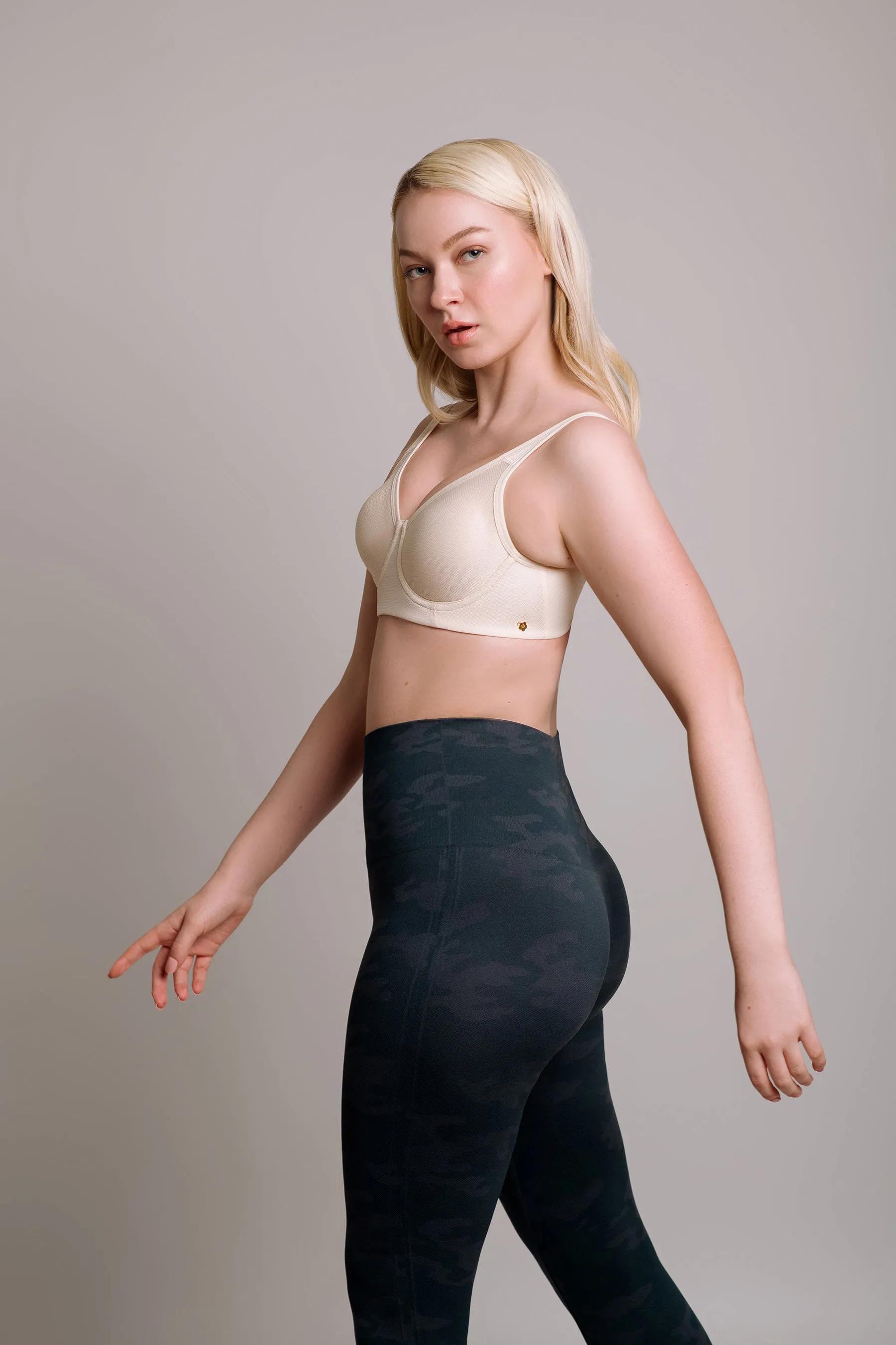 Le Impact Underwire Sports   Everyday Bra (Black)