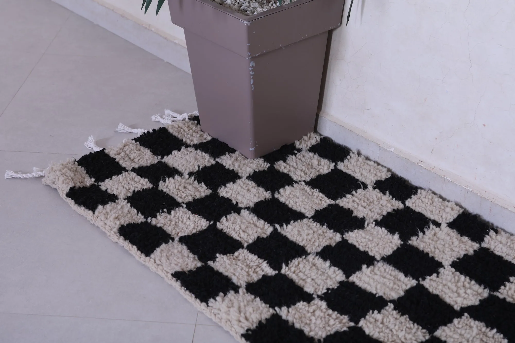 Long Handmade Moroccan Check Rug 2 X 5.6 Feet