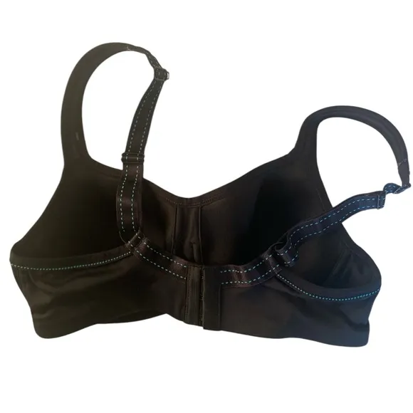 NWT Chantelle High Impact Sports Bra Black Blue Stitching Size 32C