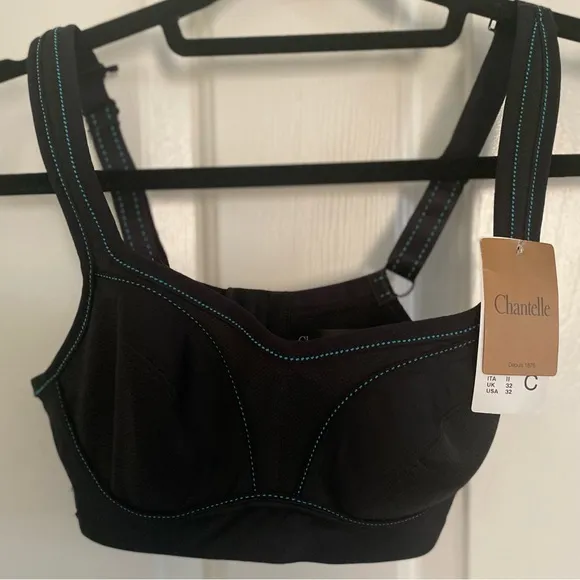NWT Chantelle High Impact Sports Bra Black Blue Stitching Size 32C