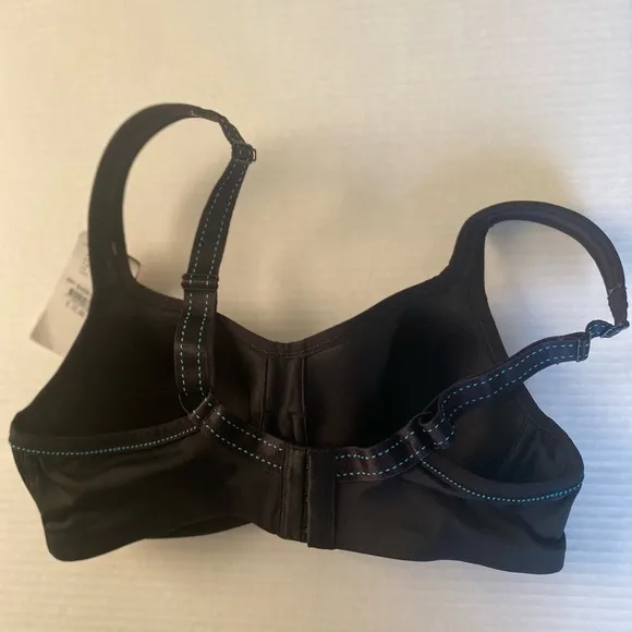 NWT Chantelle High Impact Sports Bra Black Blue Stitching Size 32C