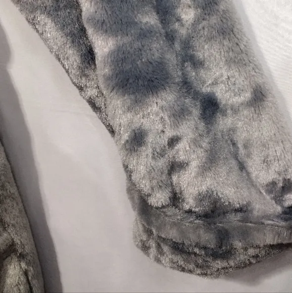 NWT Soma Faux Fur Luxe Long Robe Womens S/M Ivory Casual Comfy Cozy Warm