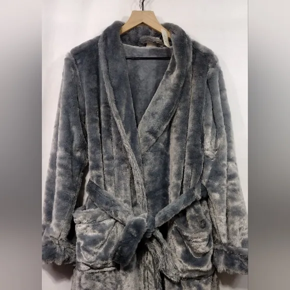 NWT Soma Faux Fur Luxe Long Robe Womens S/M Ivory Casual Comfy Cozy Warm