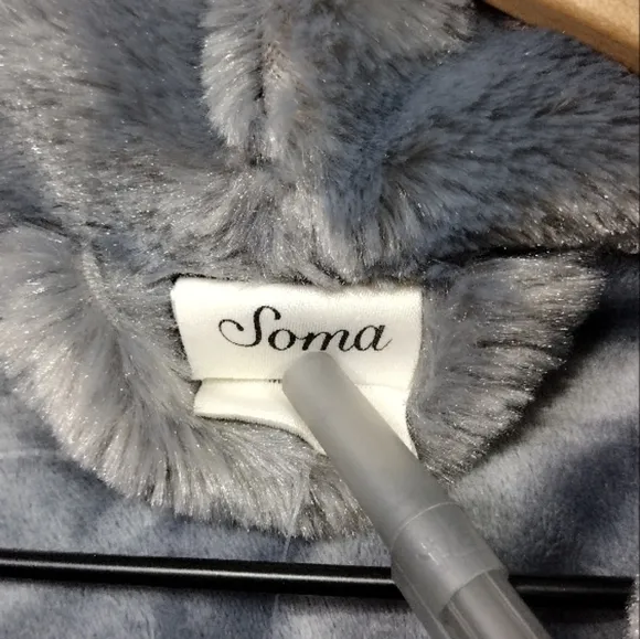 NWT Soma Faux Fur Luxe Long Robe Womens S/M Ivory Casual Comfy Cozy Warm