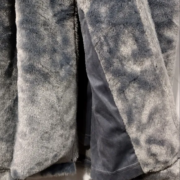 NWT Soma Faux Fur Luxe Long Robe Womens S/M Ivory Casual Comfy Cozy Warm