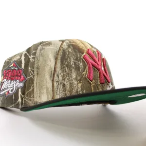 🚨PRE-ORDER🚨 New York Yankees 1999 World Series New Era 59Fifty Fitted Hat (Real Tree camo Black Green Under Brim)
