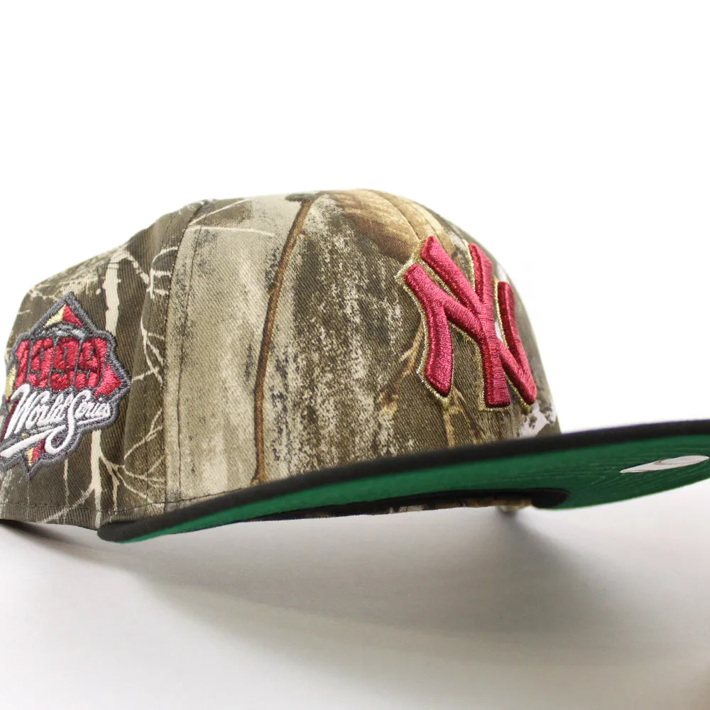 🚨PRE-ORDER🚨 New York Yankees 1999 World Series New Era 59Fifty Fitted Hat (Real Tree camo Black Green Under Brim)