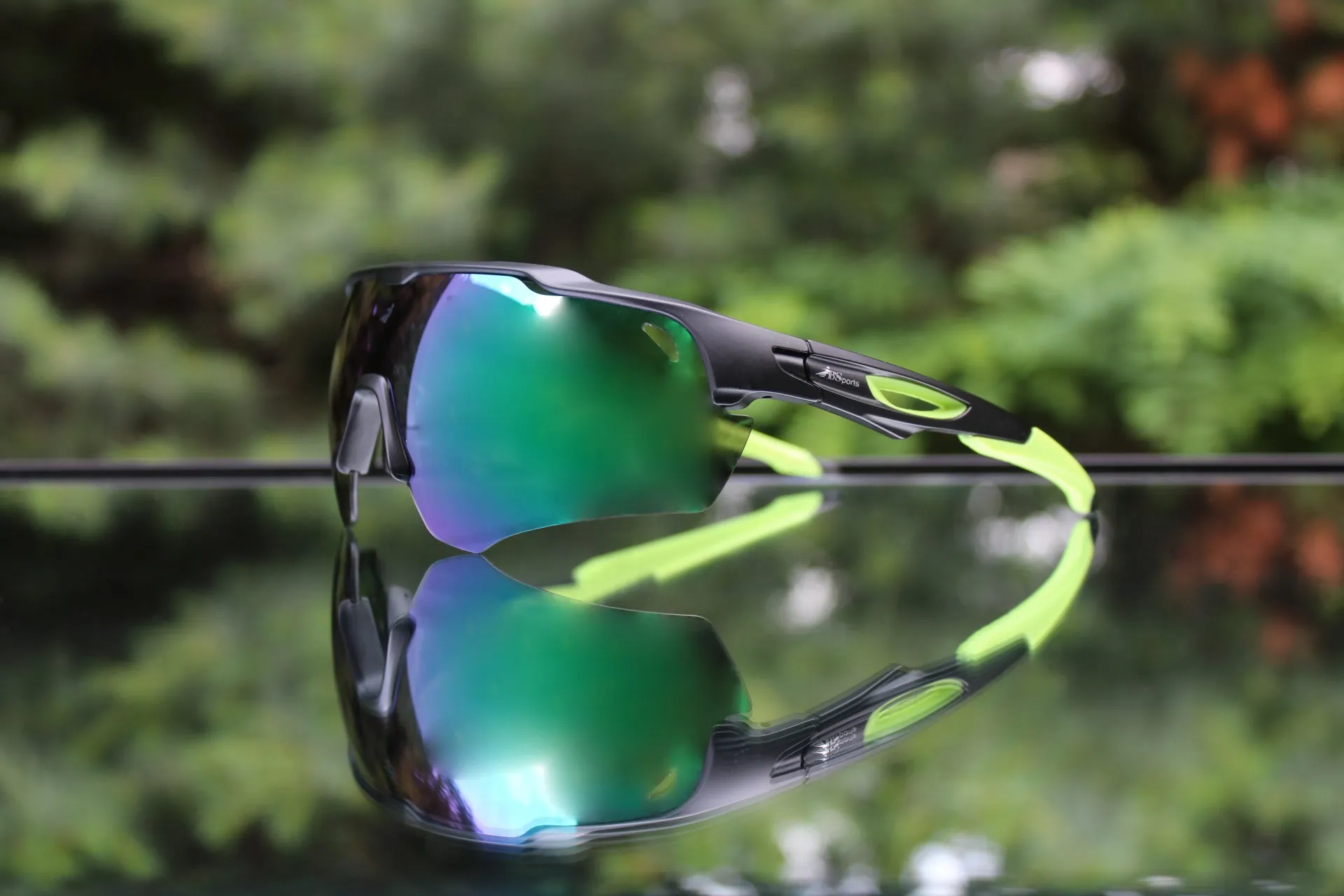 "Apex" Sports Performance Sunglasses (Black/Green)