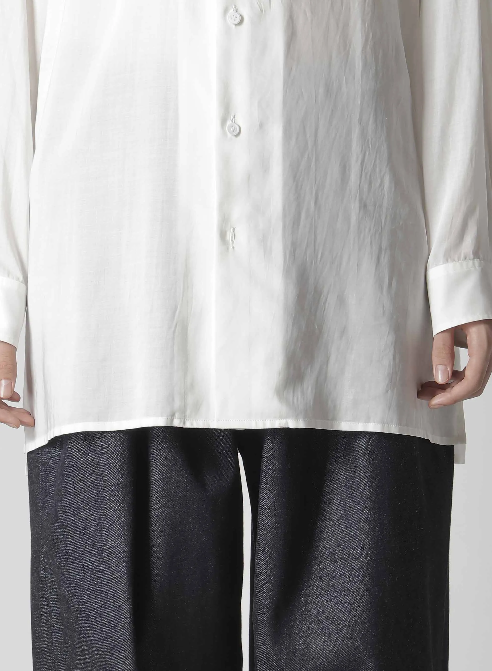 REGULAR COLLAR SHIRT WITH BLUE FLOWER PRINT