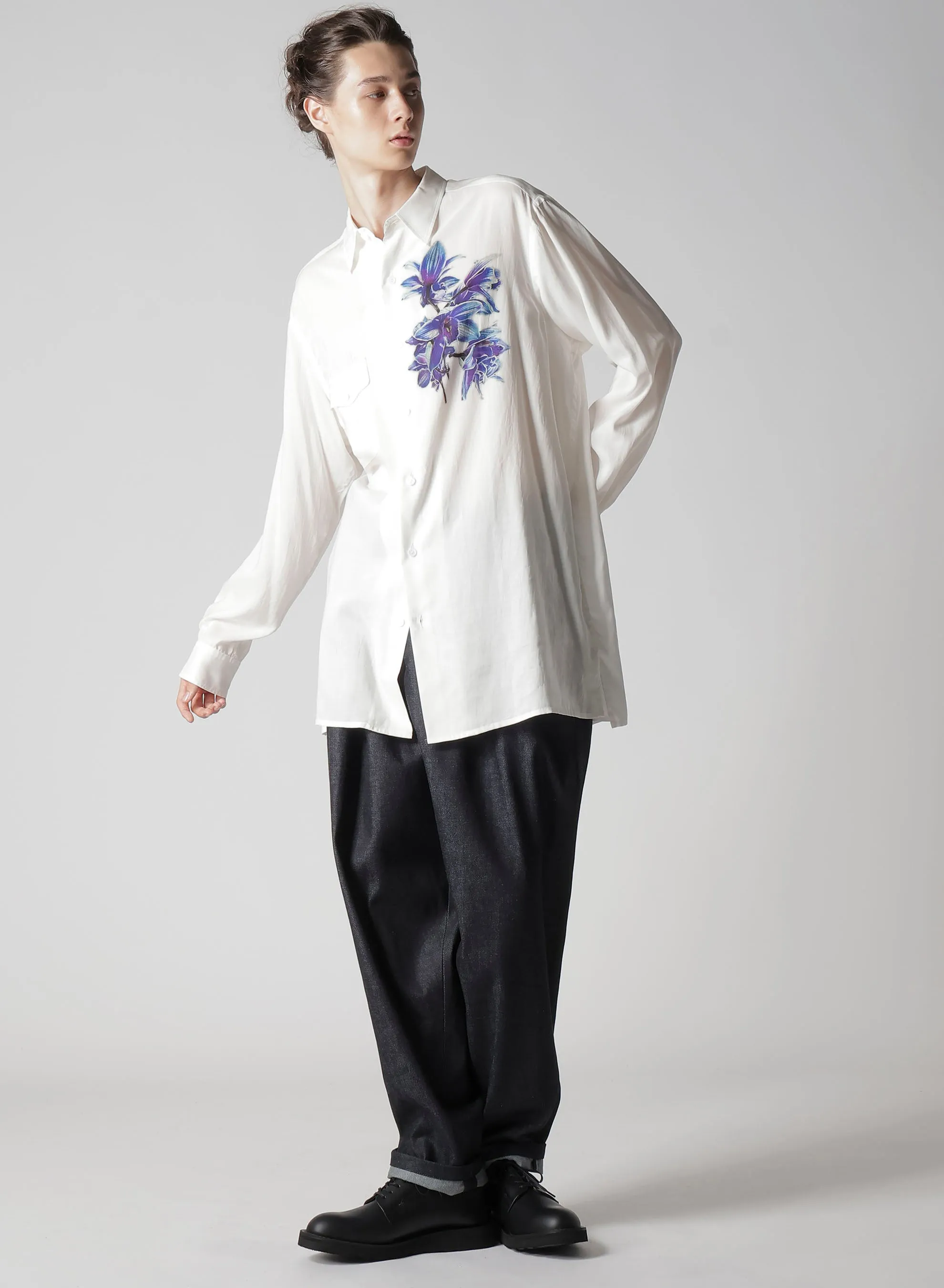 REGULAR COLLAR SHIRT WITH BLUE FLOWER PRINT