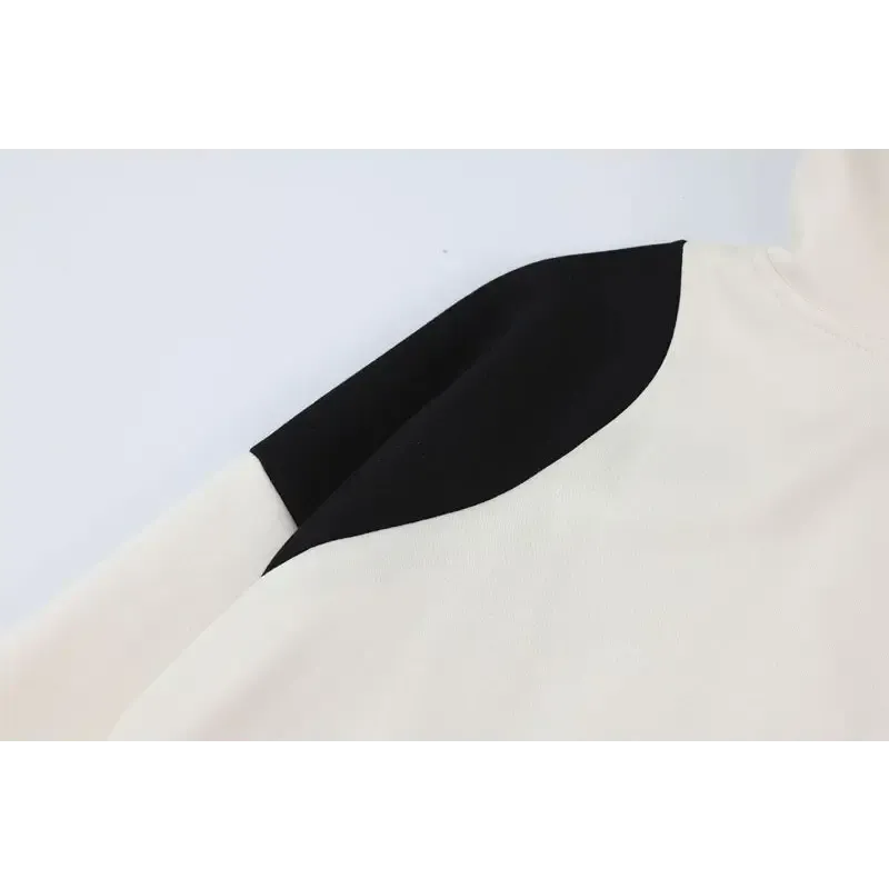 Retro Sports Hoodie - Must-Have Item for Avant-Garde Fashion