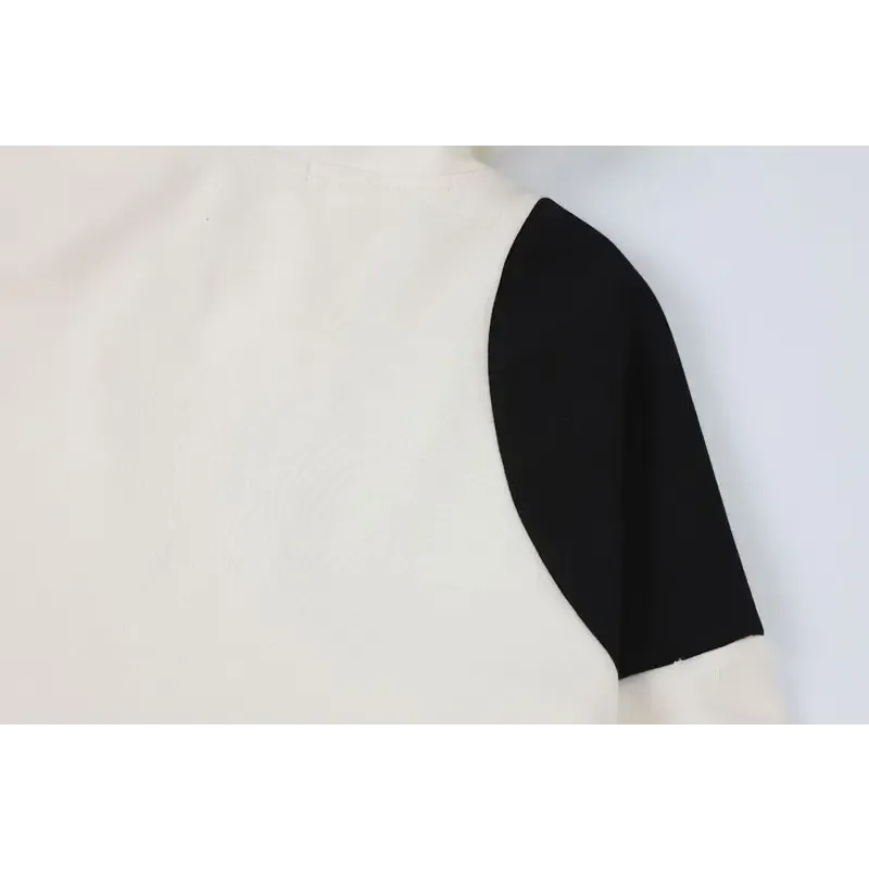 Retro Sports Hoodie - Must-Have Item for Avant-Garde Fashion
