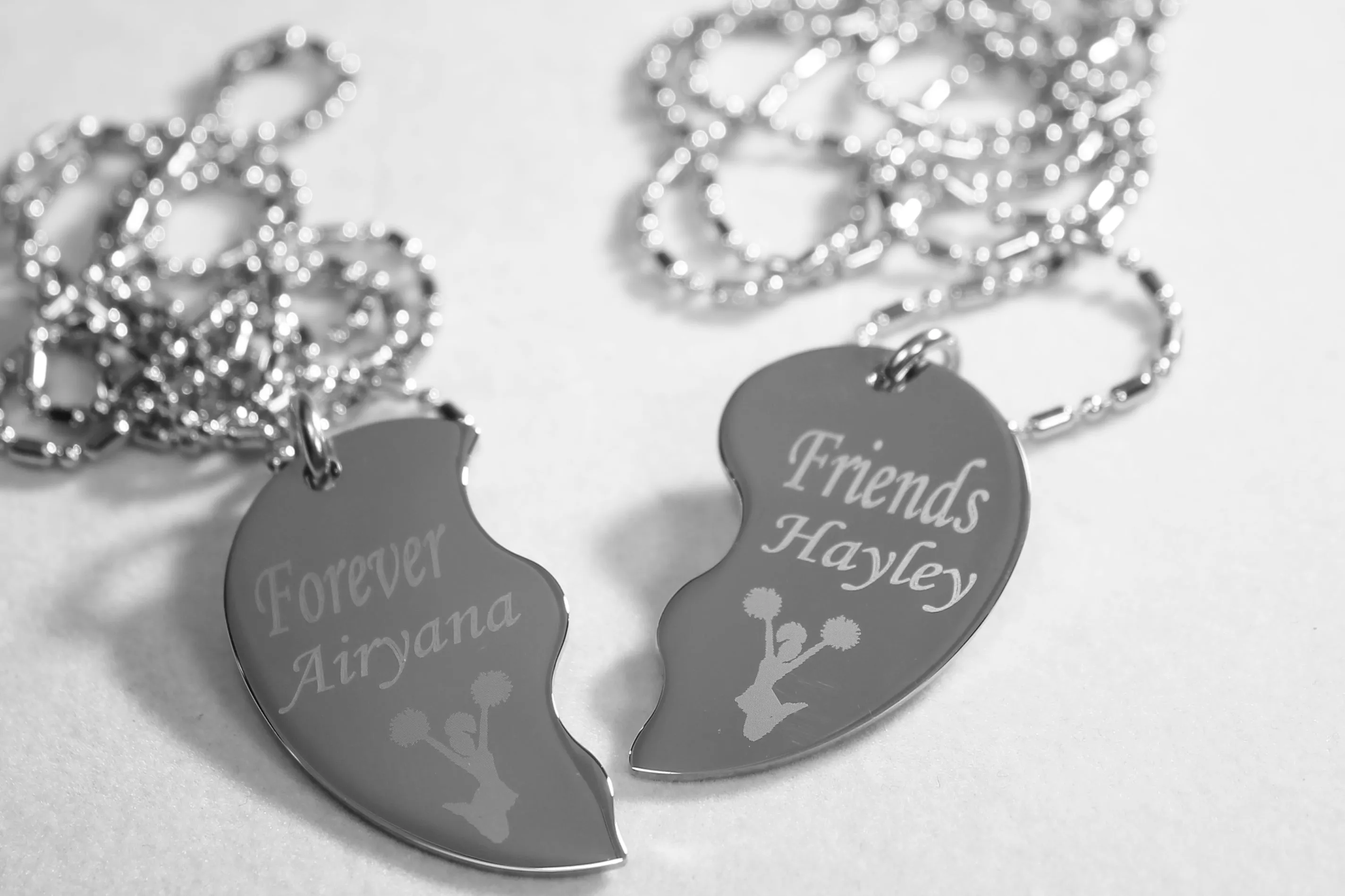 SPLIT HEART CHEERLEADING FRIENDS  NECKLACE  STAINLESS STEEL