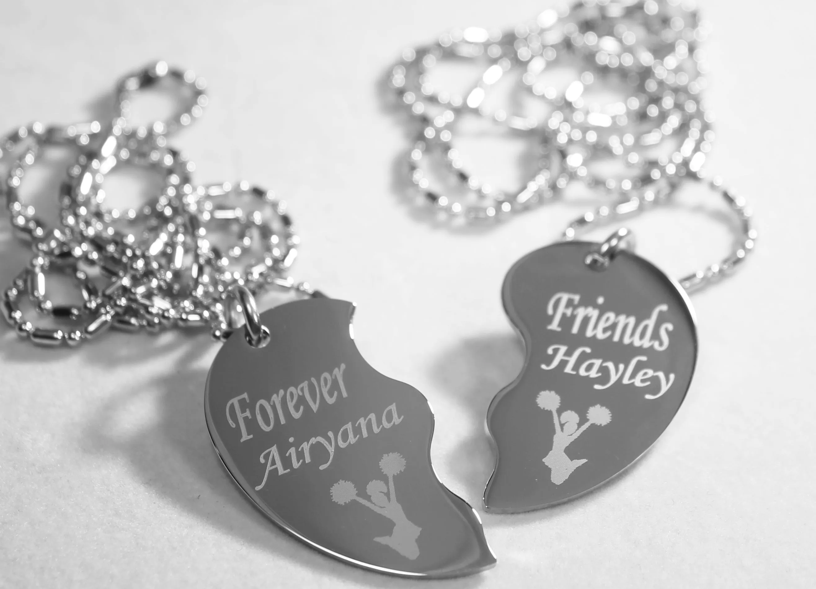 SPLIT HEART CHEERLEADING FRIENDS  NECKLACE  STAINLESS STEEL