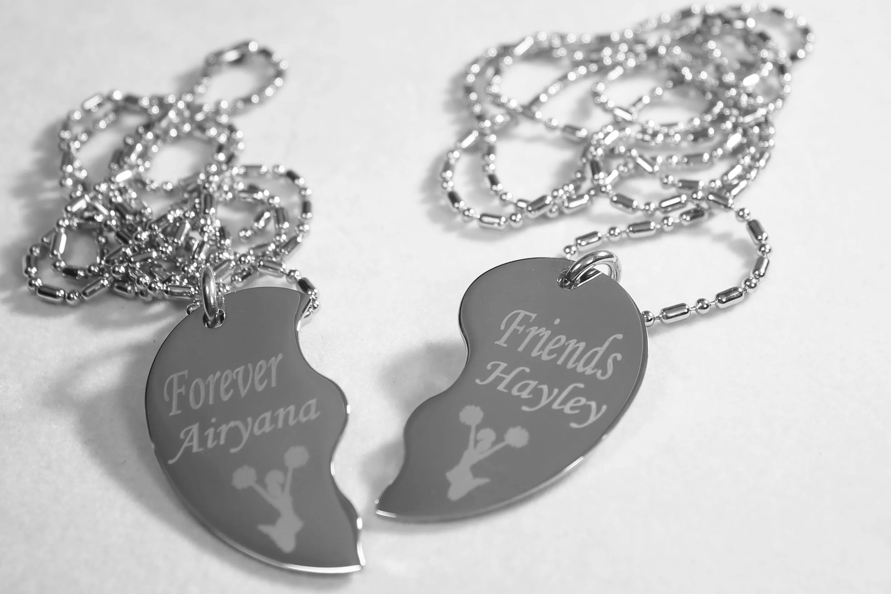 SPLIT HEART CHEERLEADING FRIENDS  NECKLACE  STAINLESS STEEL