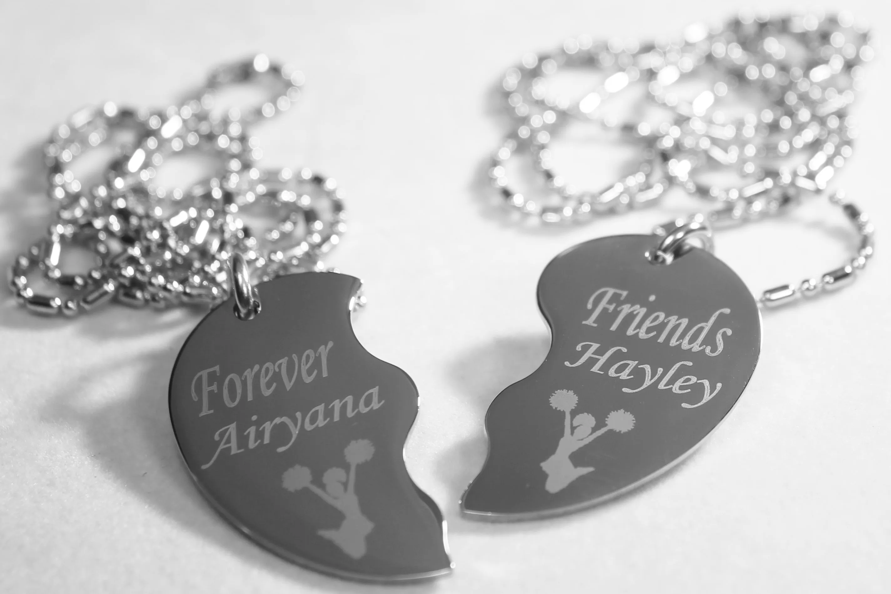SPLIT HEART CHEERLEADING FRIENDS  NECKLACE  STAINLESS STEEL