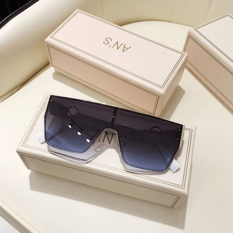 The New round Face Big Frame Fashion Sunglasses Anti-Ultraviolet