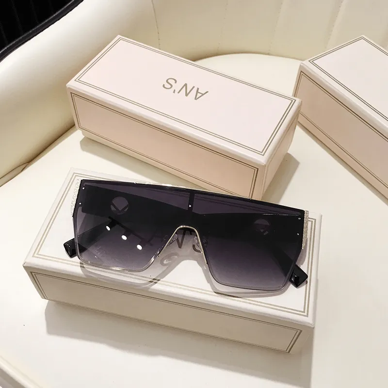 The New round Face Big Frame Fashion Sunglasses Anti-Ultraviolet