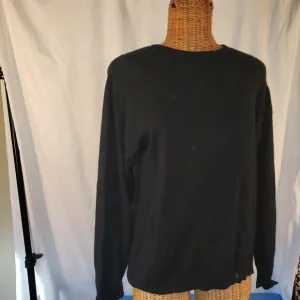 Valerie Stevens Two Ply Cashmere Black V-Neck Sweater - Size M