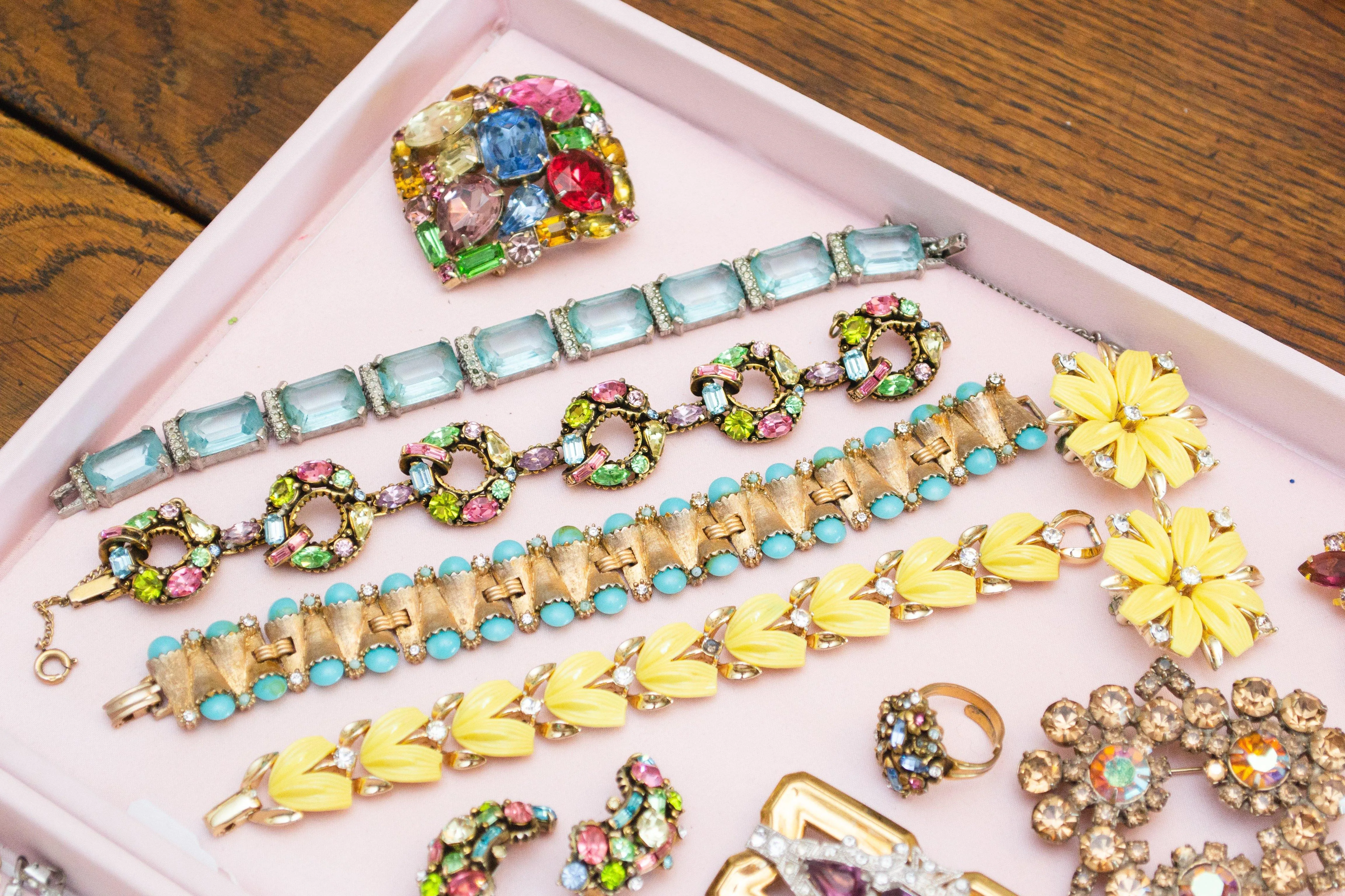 Vintage Lisner Yellow Thermoset Bracelet